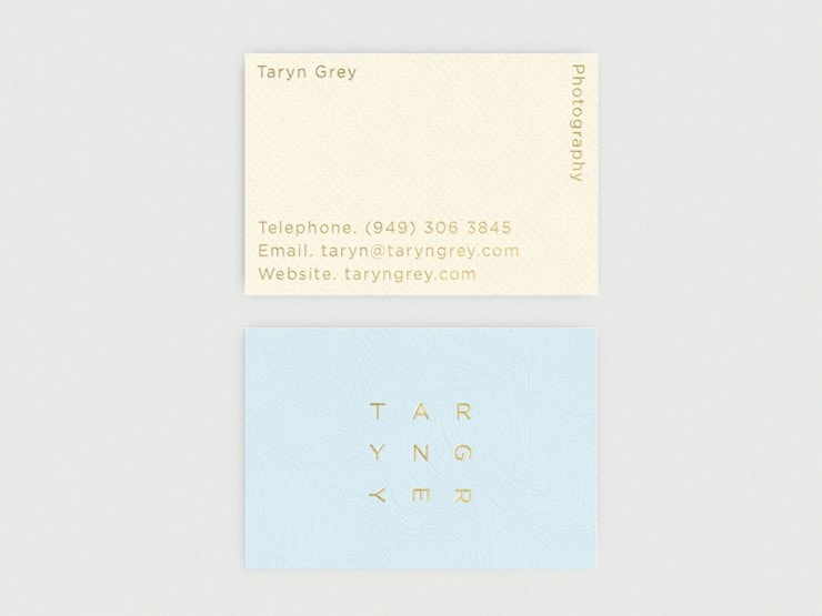 taryn-grey-business-cards-landscape