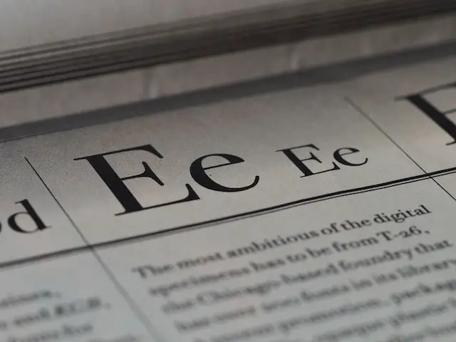 Serif font featuring upper case letter E and lowercase letter E. The history of serif and sans serif fonts hipsthetic